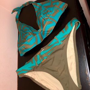 Victoria’s Secret bikini